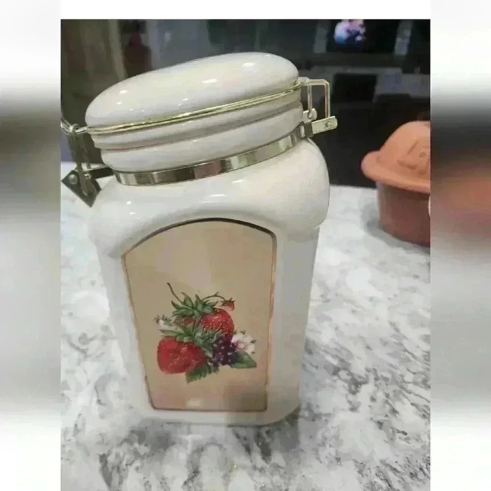 Knott’s Berry Farm Vintage Ceramic Cookie Jar Food Storage Container Good Cond.